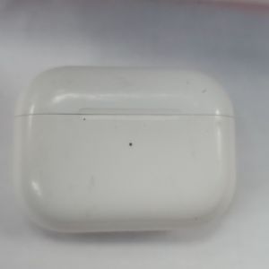 (USED)Air pod pro CHARGING CASE ONLY